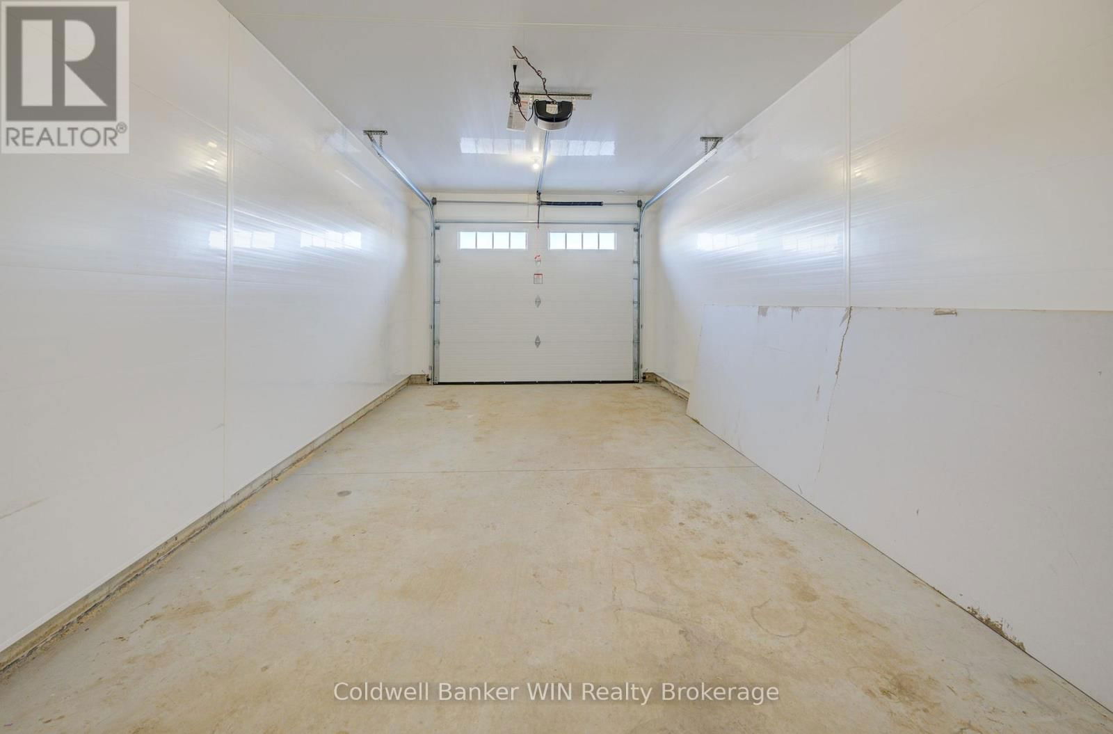 217 ELGIN STREET Image 22