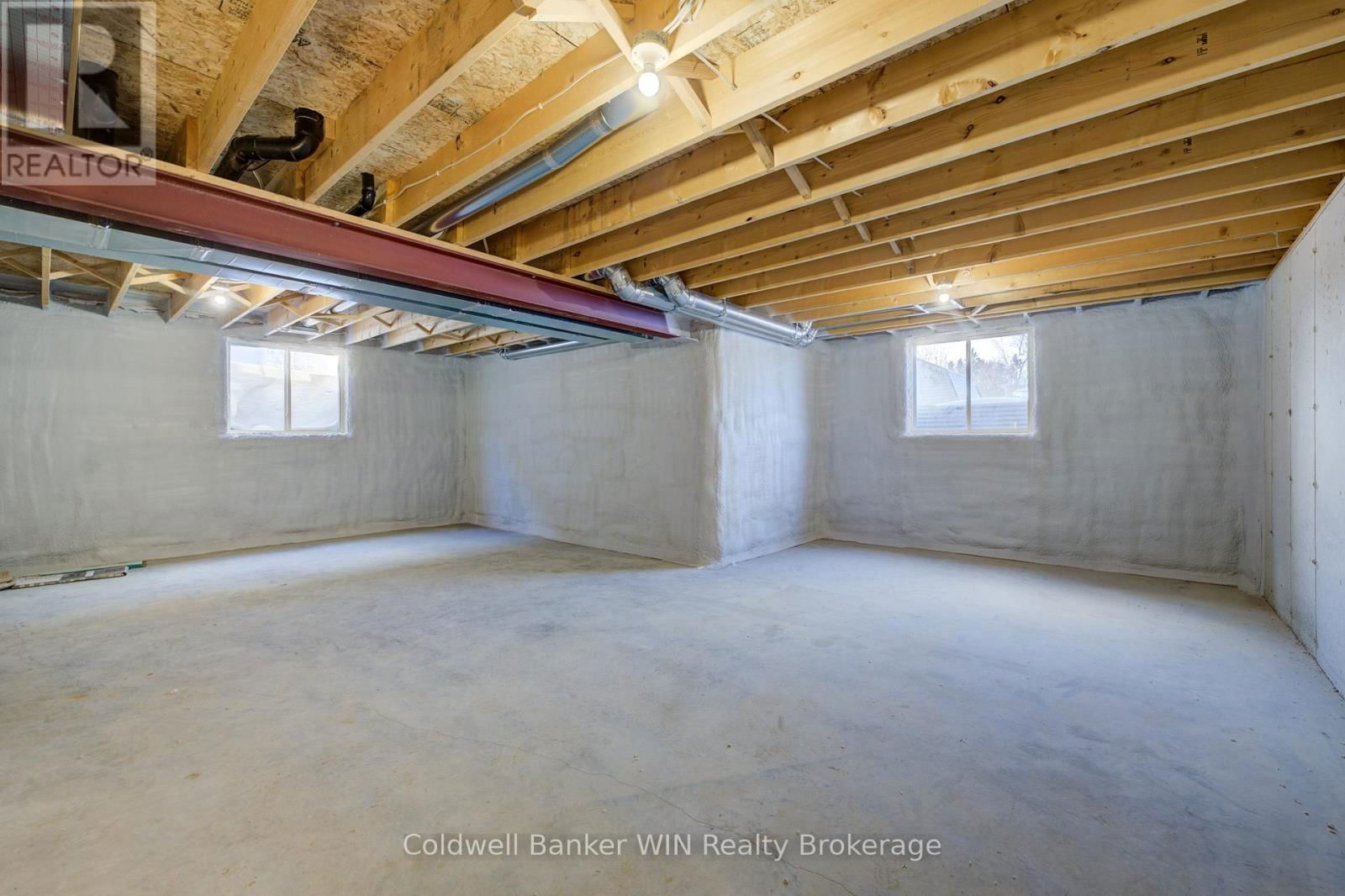 217 ELGIN STREET Image 23