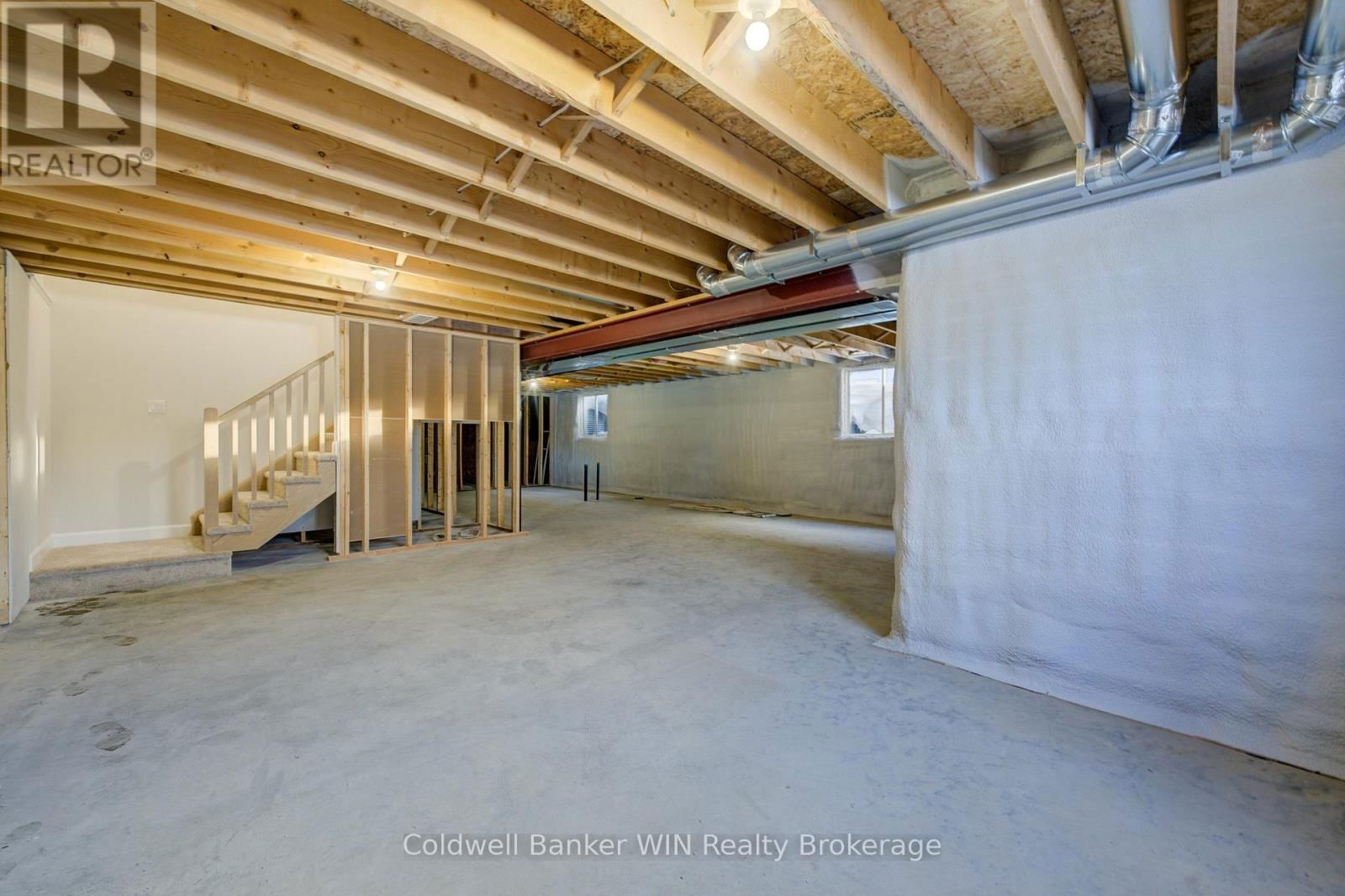 217 ELGIN STREET Image 24