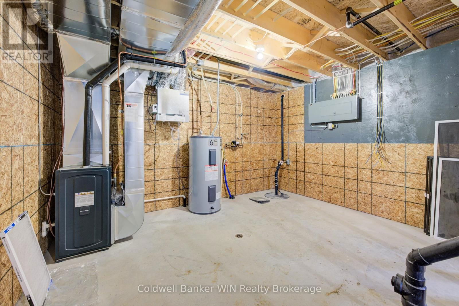 217 ELGIN STREET Image 26