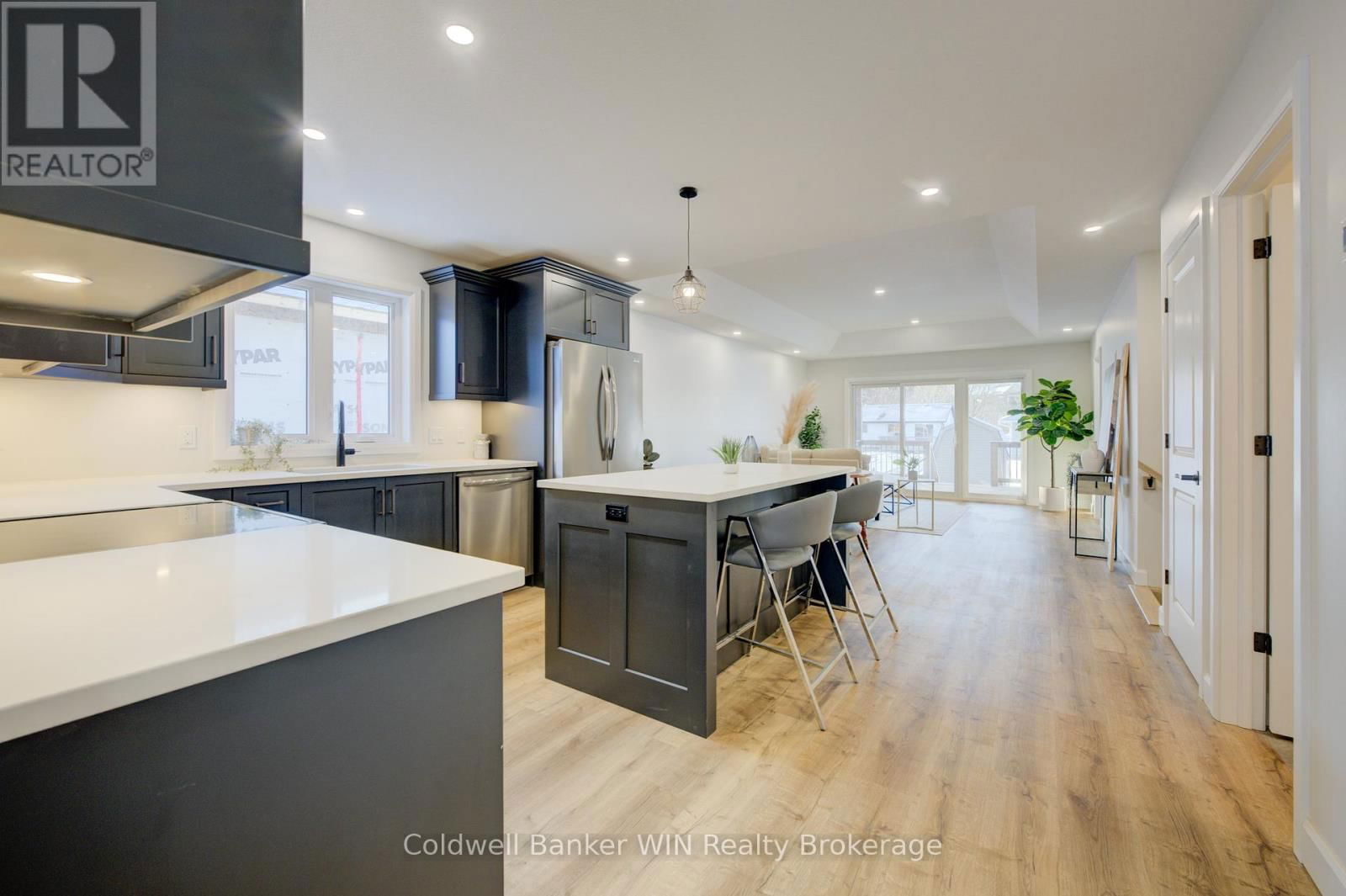 217 ELGIN STREET Image 3