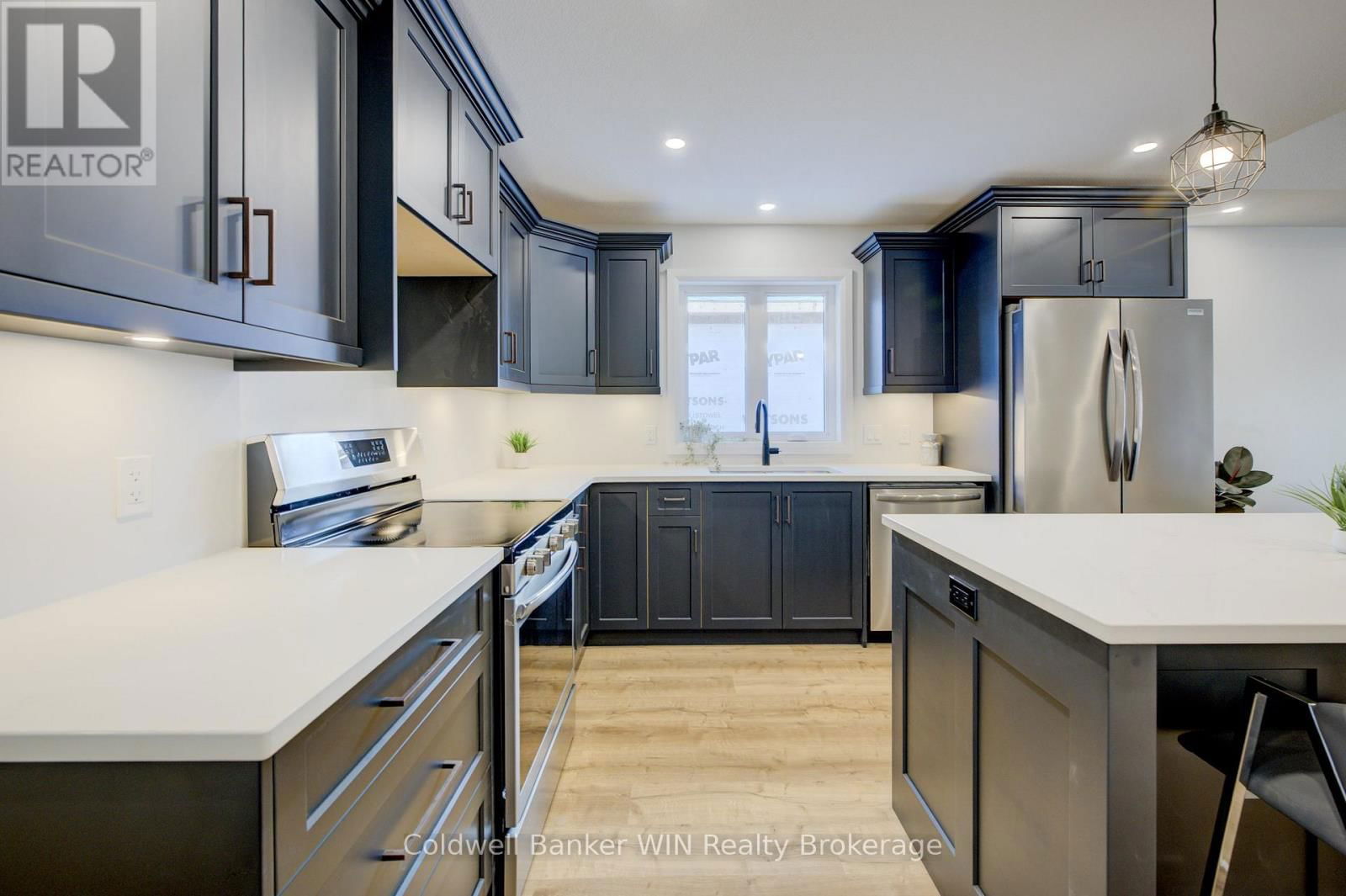 217 ELGIN STREET Image 4