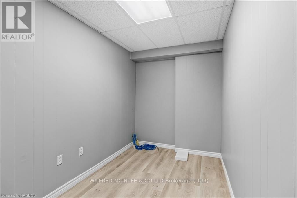 4 ELORA STREET NORTH Image 5