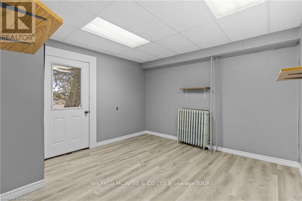 4 ELORA STREET NORTH Image 7