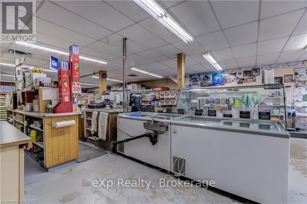 23 COLLINGWOOD STREET Image 12