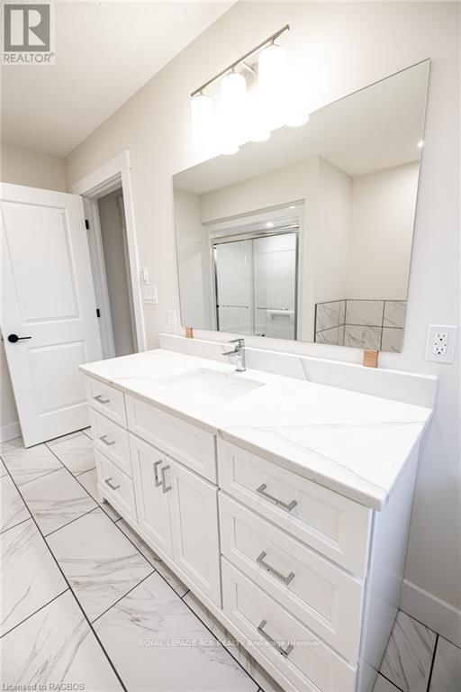222 16TH AVENUE CRESCENT Image 18