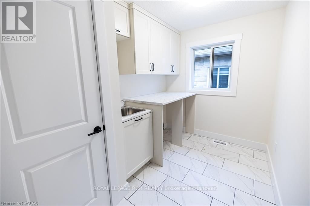 222 16TH AVENUE CRESCENT Image 20