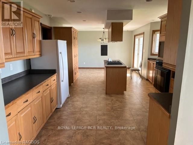 143716 SOUTHGATE ROAD 14 Image 32