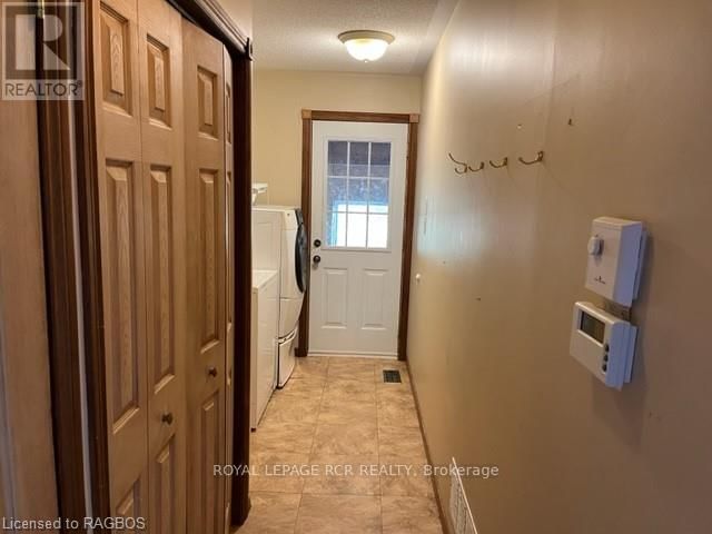 143716 SOUTHGATE ROAD 14 Image 33