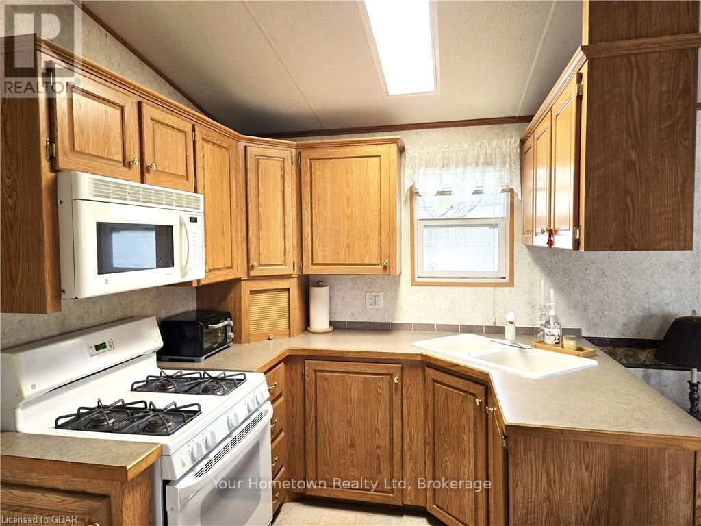 204 BEACH STREET Image 10