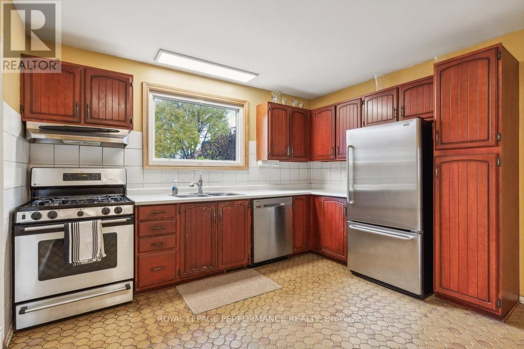 1932 MARQUIS AVENUE Image 11