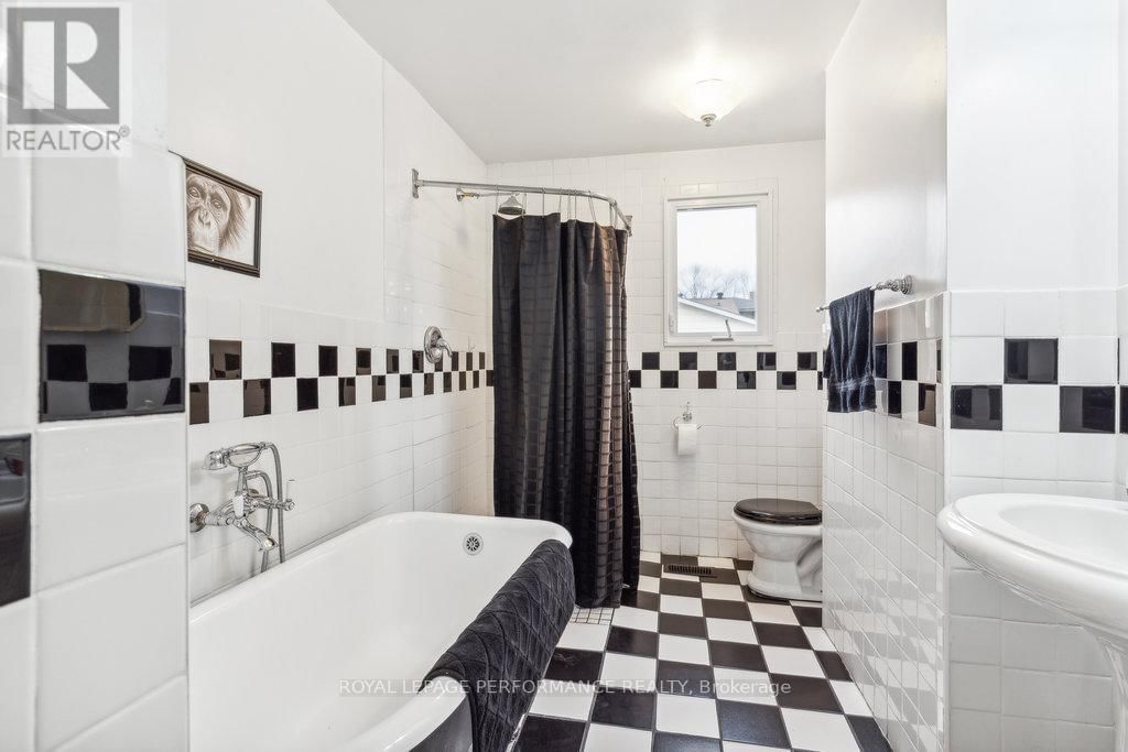 1932 MARQUIS AVENUE Image 21