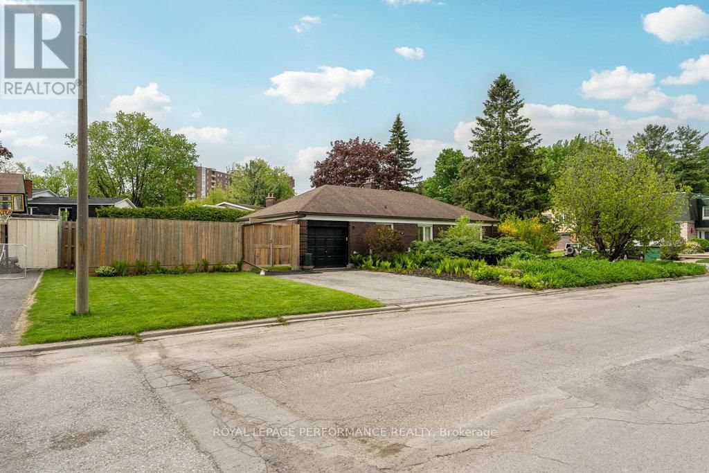 1932 MARQUIS AVENUE Image 3