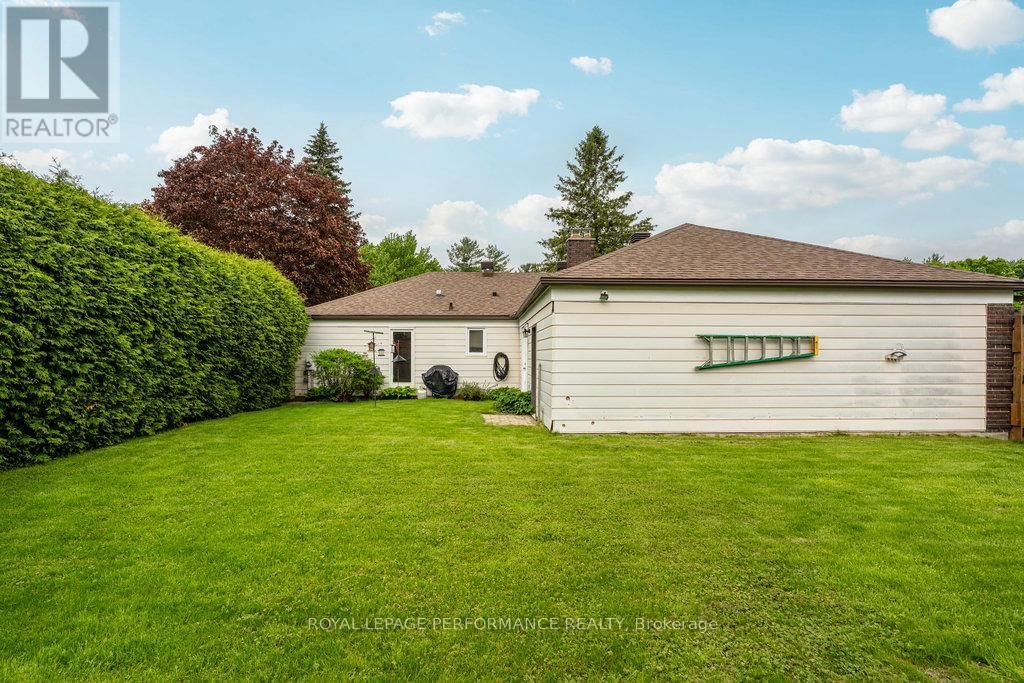 1932 MARQUIS AVENUE Image 43