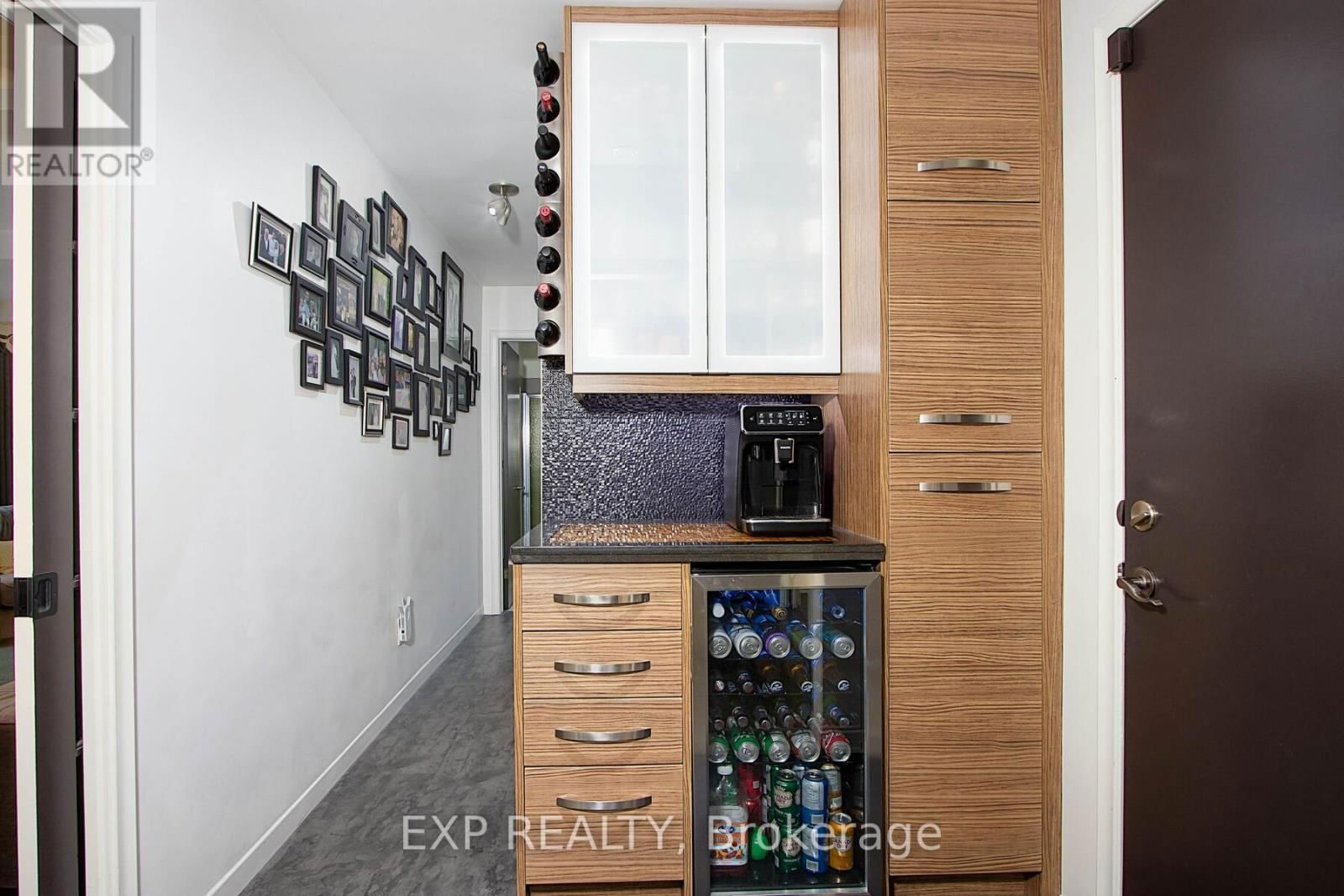 25 DEMEYERE AVENUE Image 12