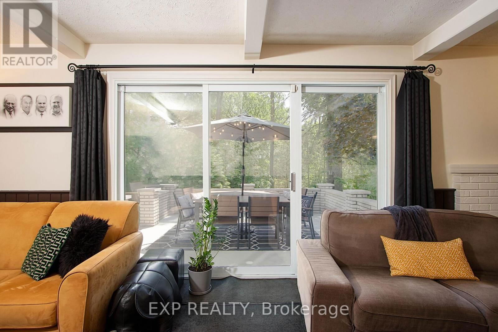 25 DEMEYERE AVENUE Image 16