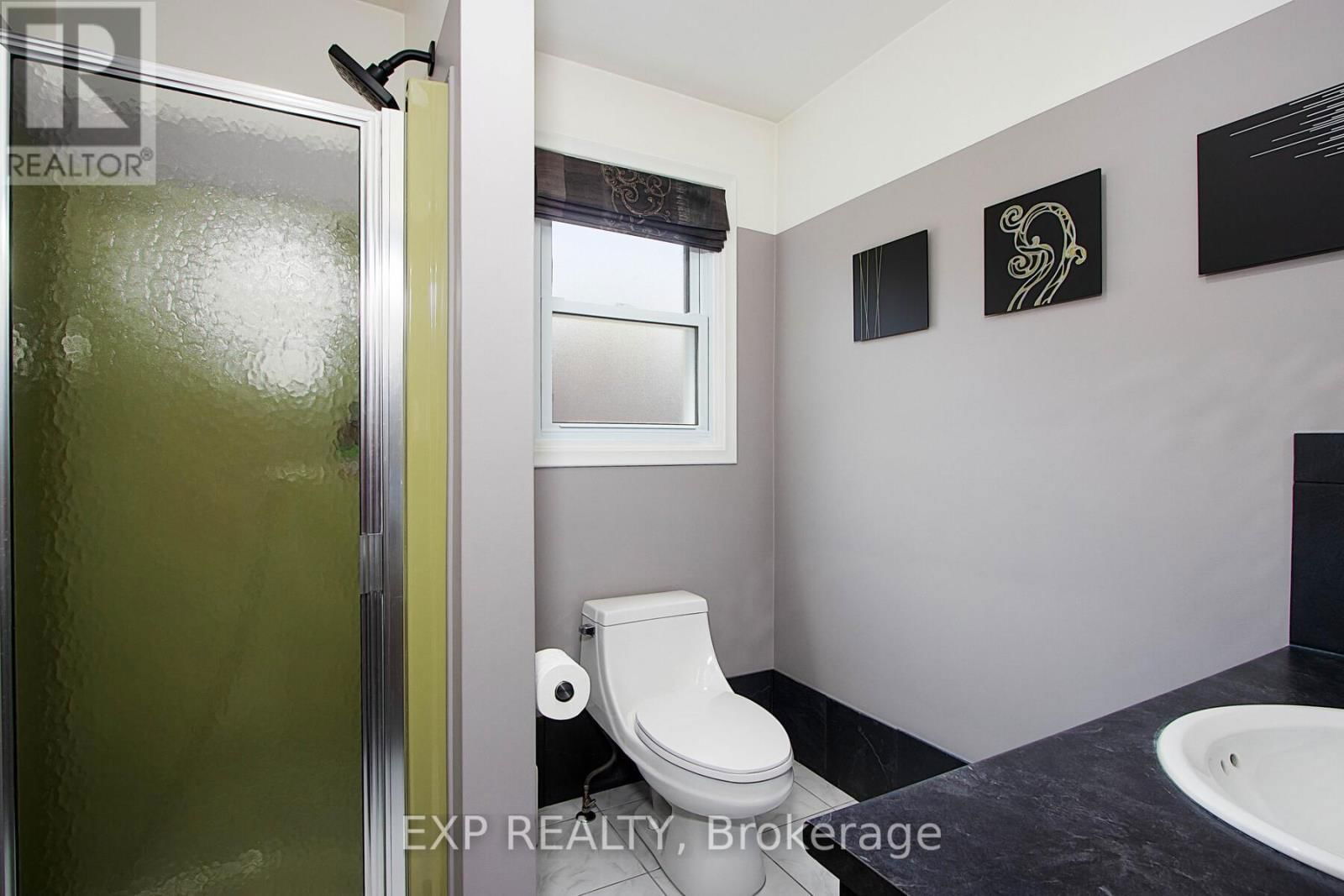 25 DEMEYERE AVENUE Image 18