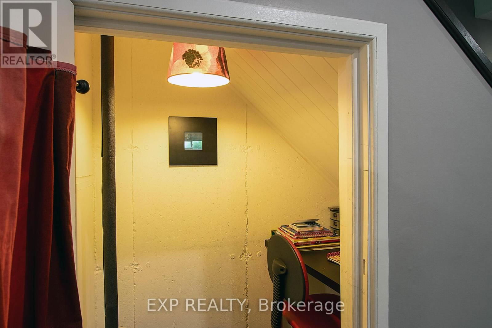 25 DEMEYERE AVENUE Image 30
