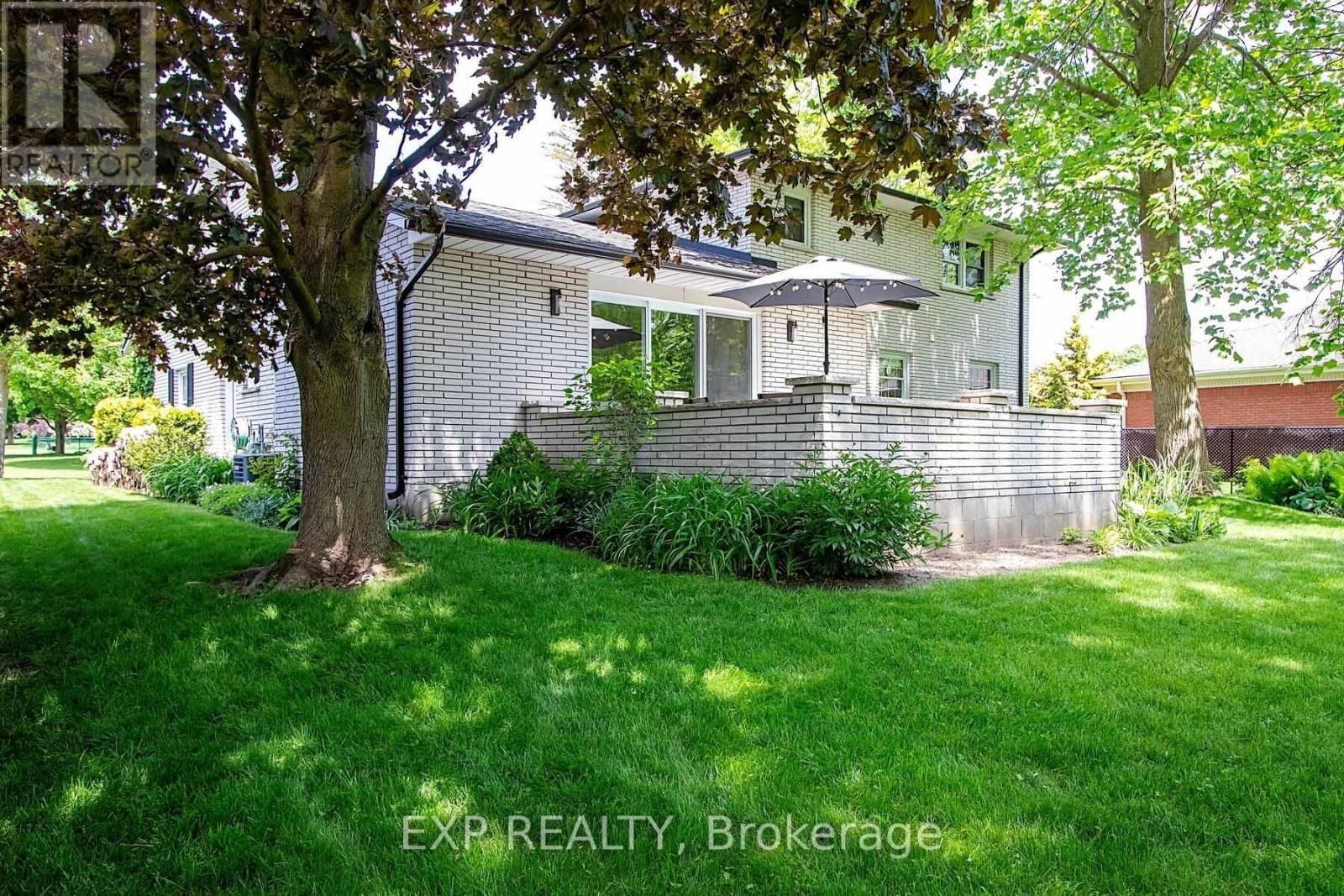 25 DEMEYERE AVENUE Image 34