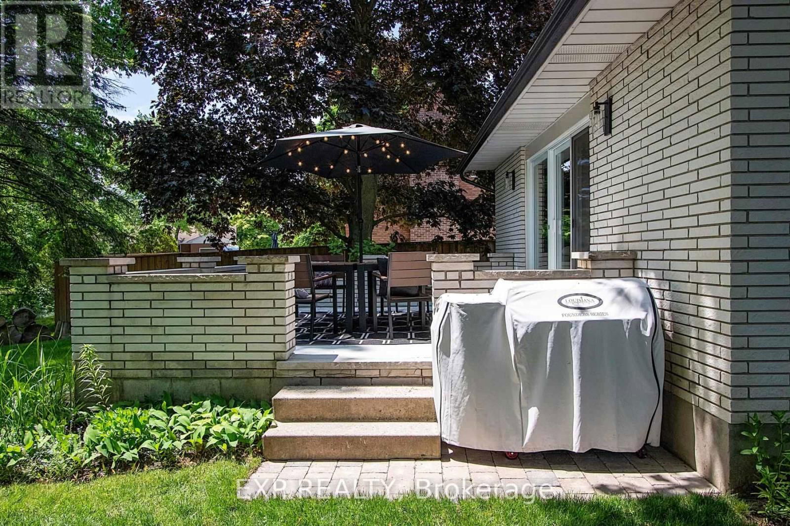 25 DEMEYERE AVENUE Image 37