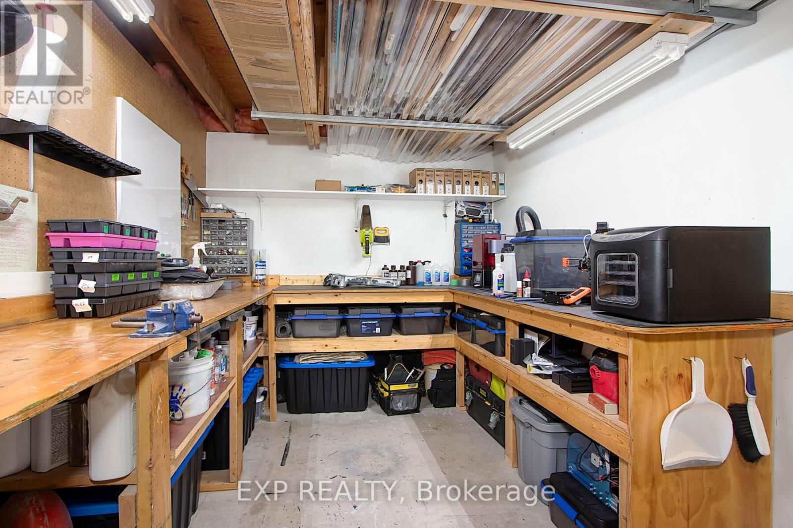 25 DEMEYERE AVENUE Image 40