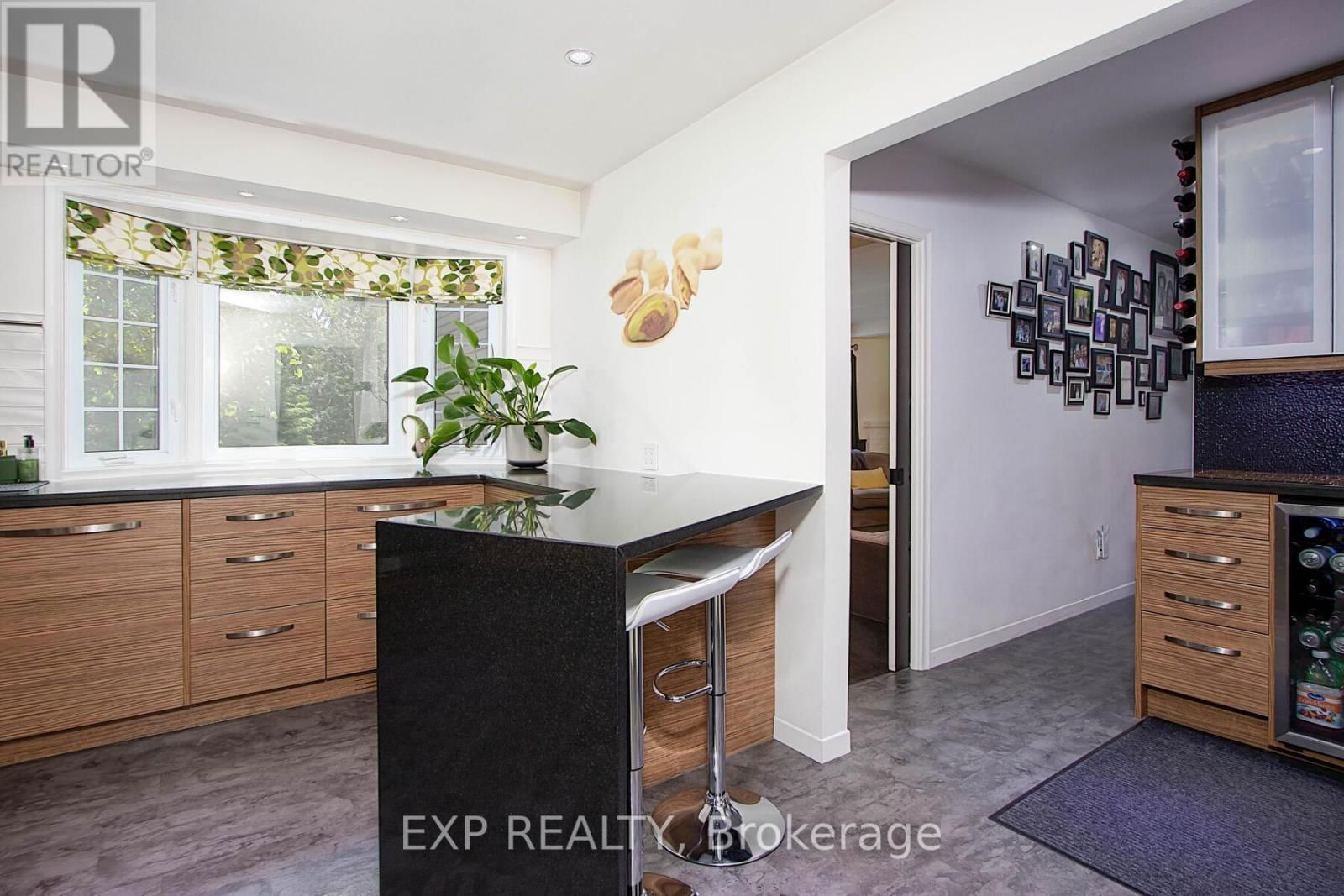 25 DEMEYERE AVENUE Image 5