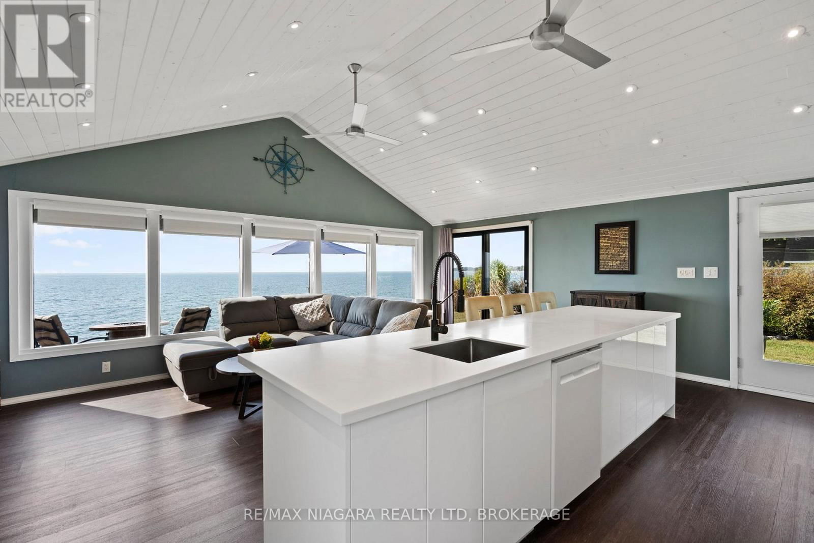 10959 LAKESHORE ROAD Image 1