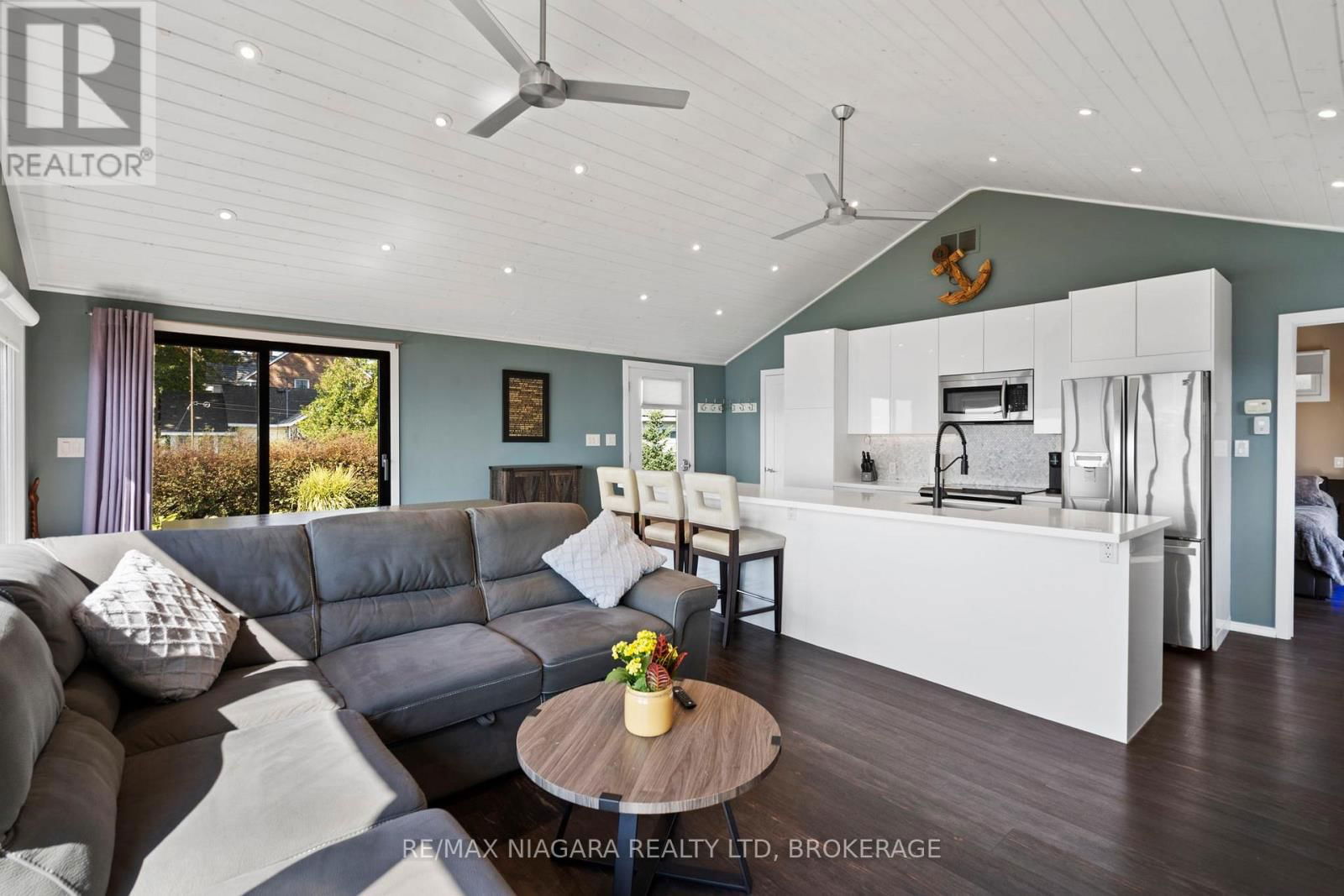 10959 LAKESHORE ROAD Image 13