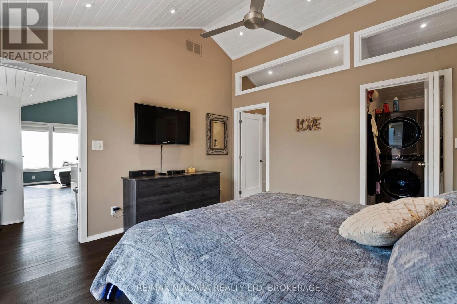 10959 LAKESHORE ROAD Image 16