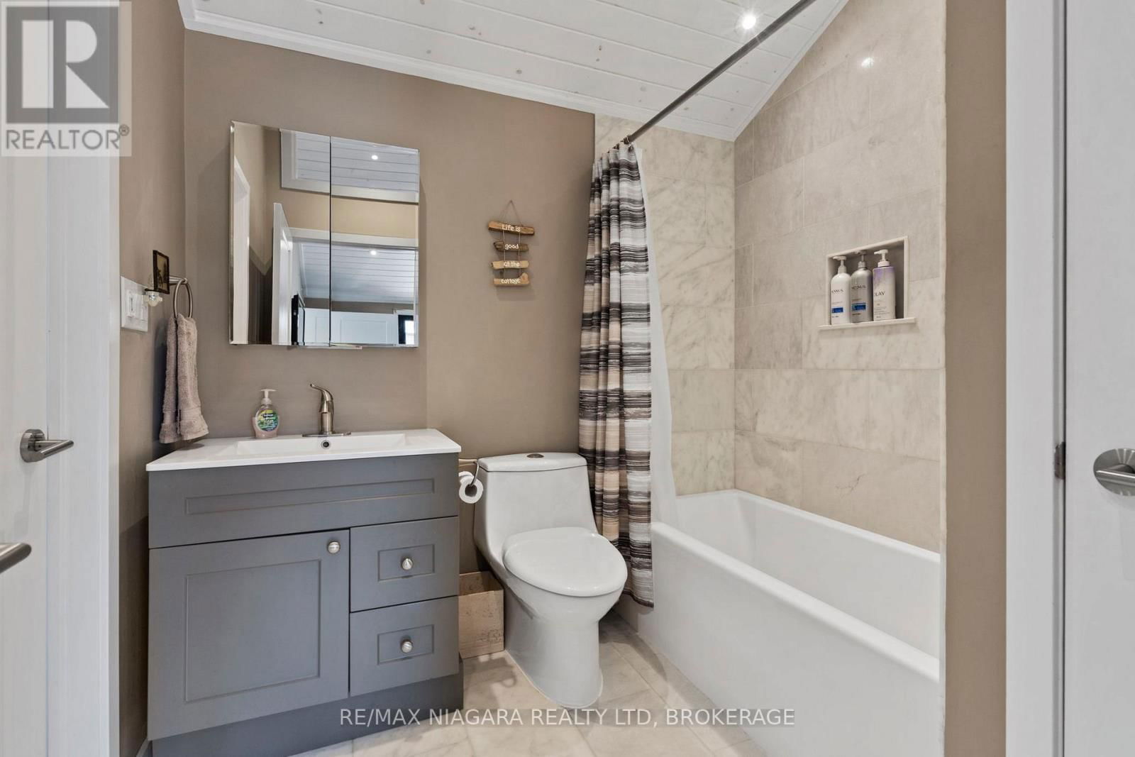 10959 LAKESHORE ROAD Image 18