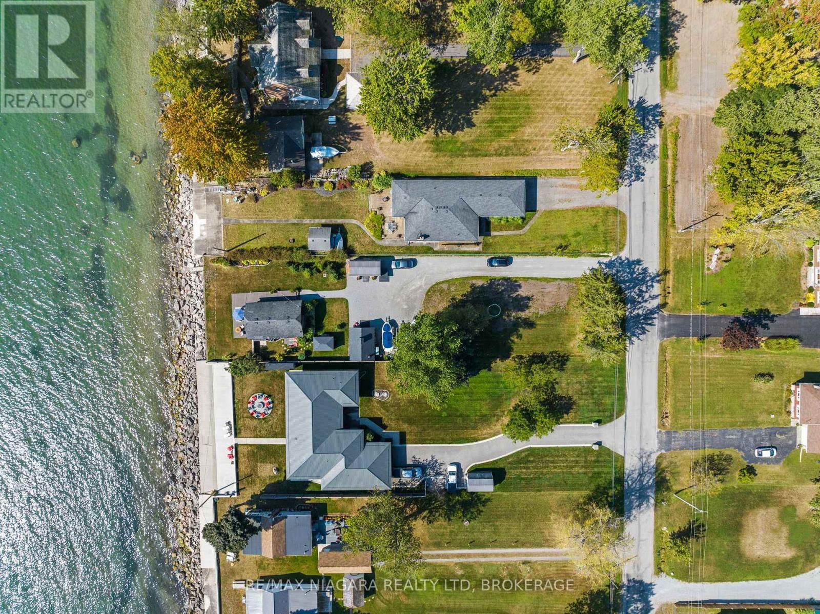 10959 LAKESHORE ROAD Image 36