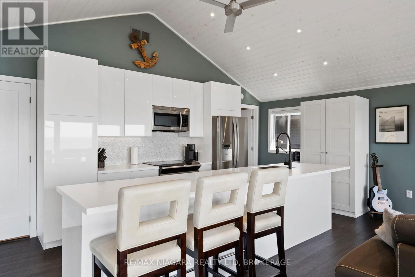 10959 LAKESHORE ROAD Image 8