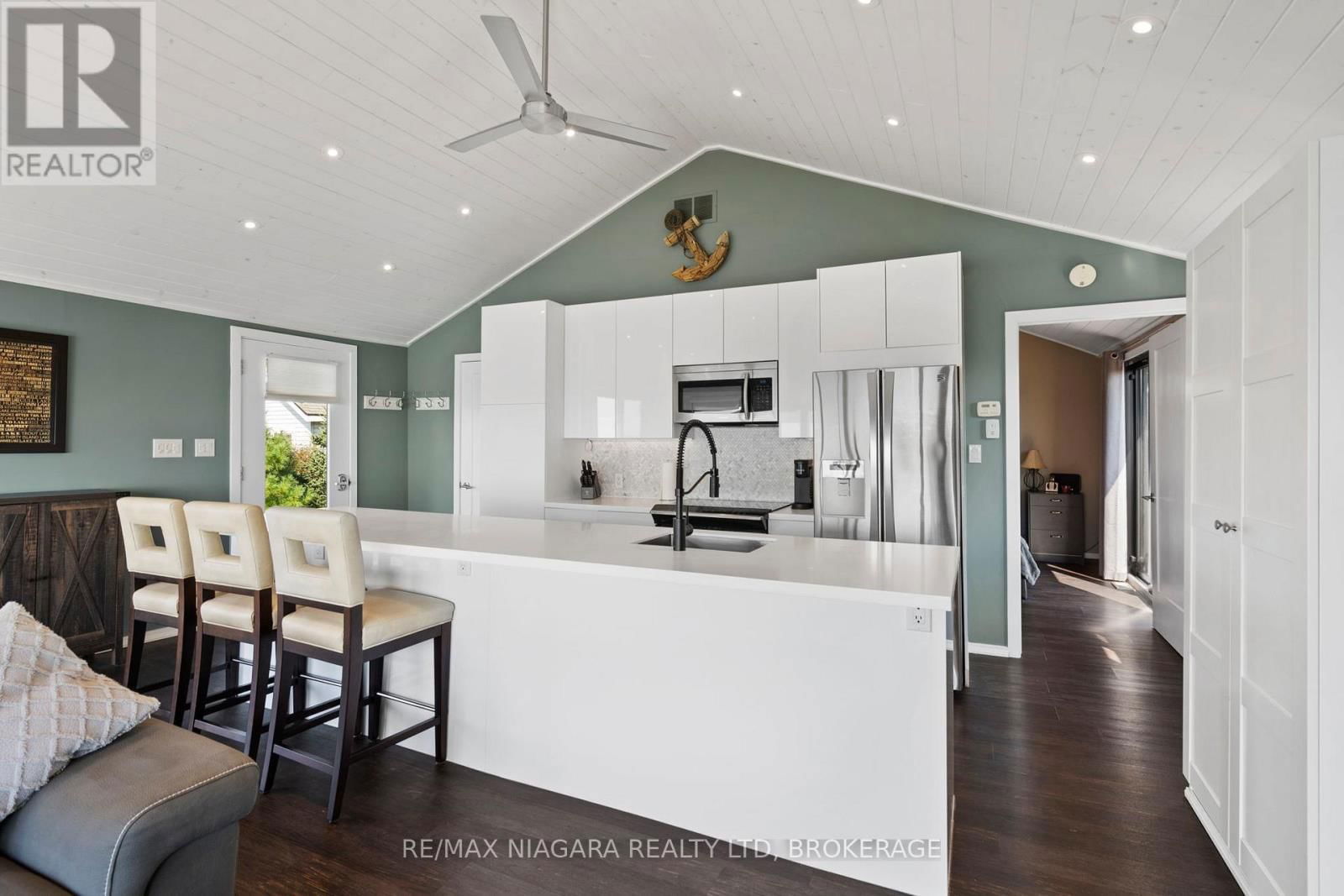 10959 LAKESHORE ROAD Image 9