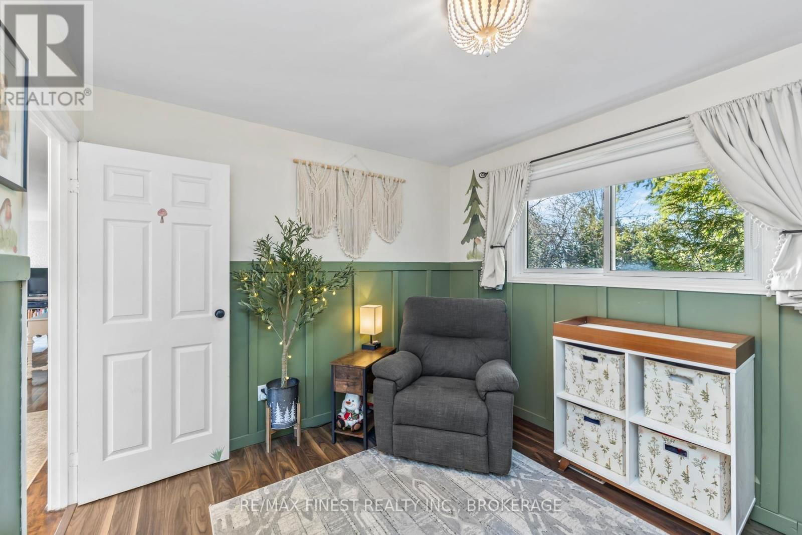 937 PEMBRIDGE CRESCENT Image 30