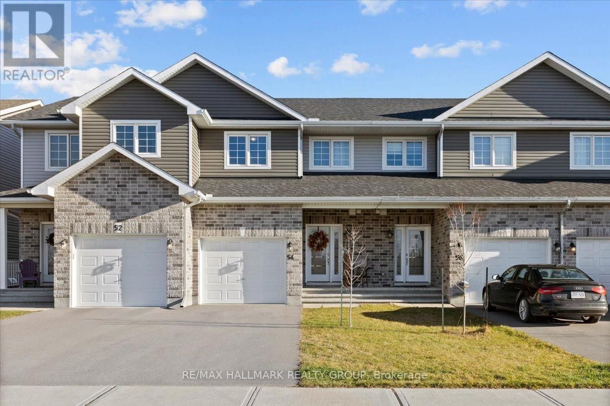 54 VIMY RIDGE CRESCENT N Image 1