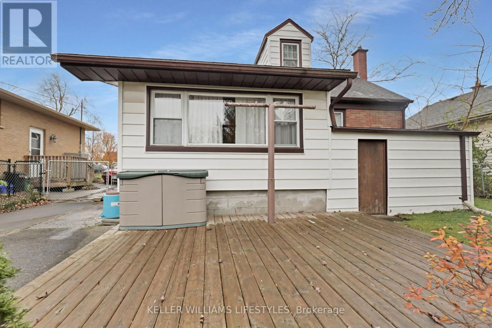 323 CALGARY STREET Image 20