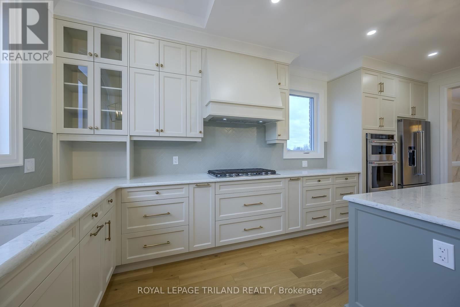 4038 AYRSHIRE AVENUE Image 12