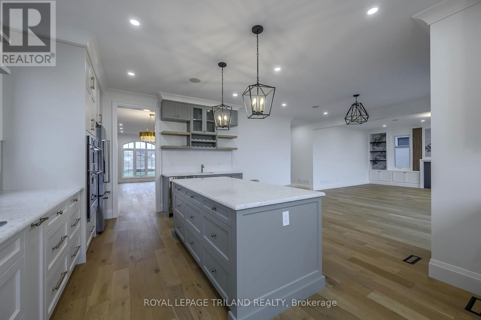 4038 AYRSHIRE AVENUE Image 13