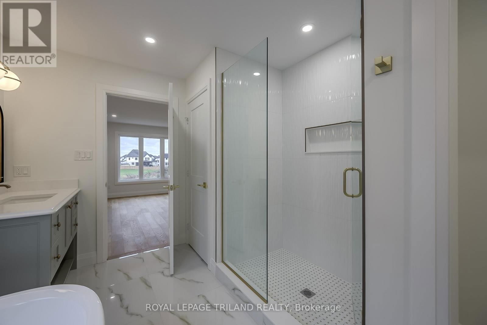 4038 AYRSHIRE AVENUE Image 21