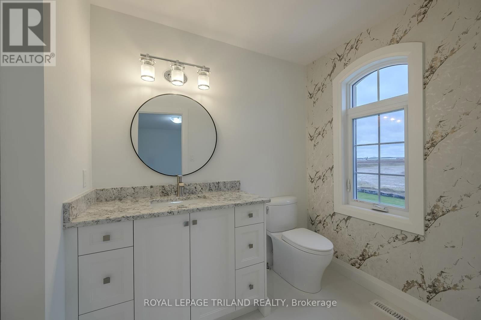 4038 AYRSHIRE AVENUE Image 28