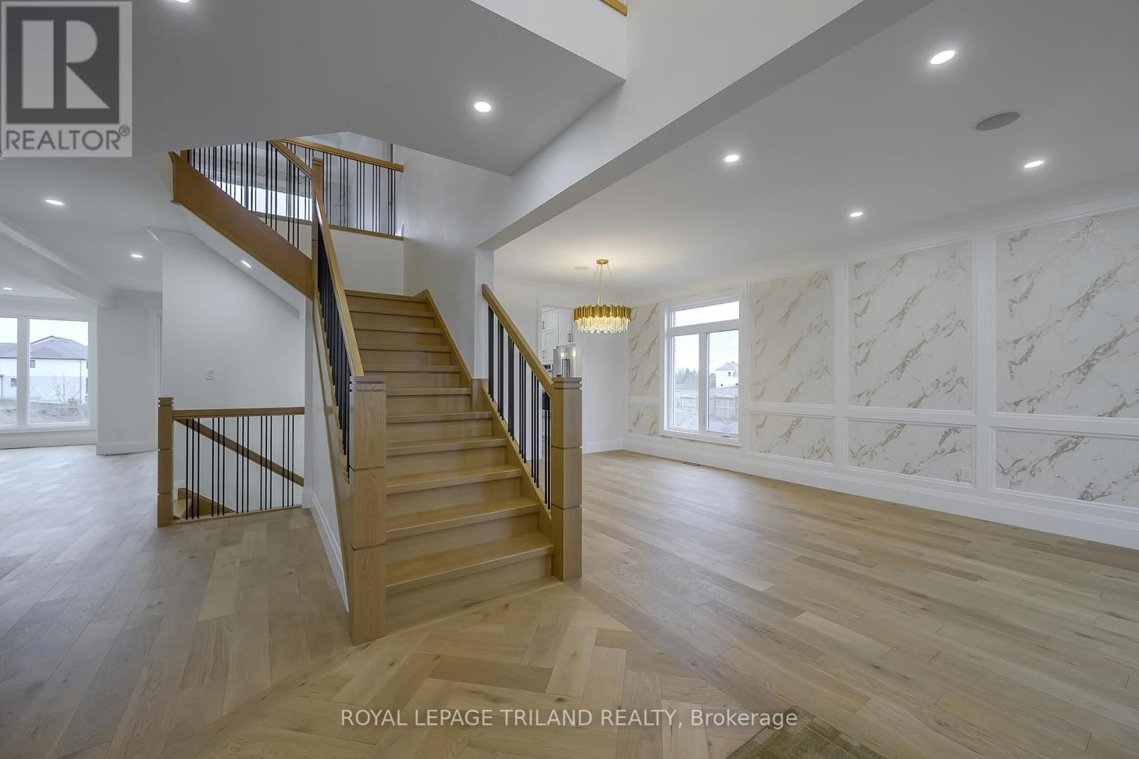4038 AYRSHIRE AVENUE Image 3