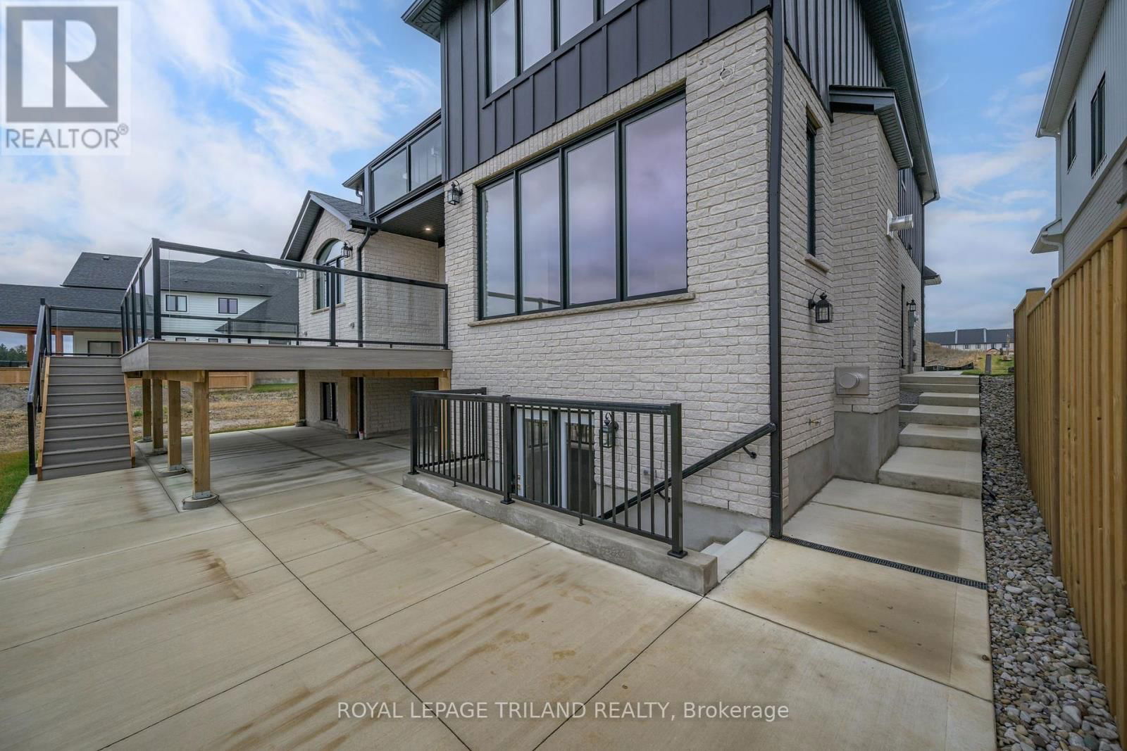 4038 AYRSHIRE AVENUE Image 36