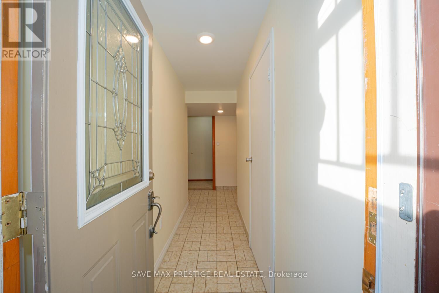 84 WIMBLETON CRESCENT Image 34