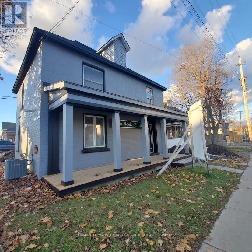 3 - 19 LAKE AVENUE W Image 1