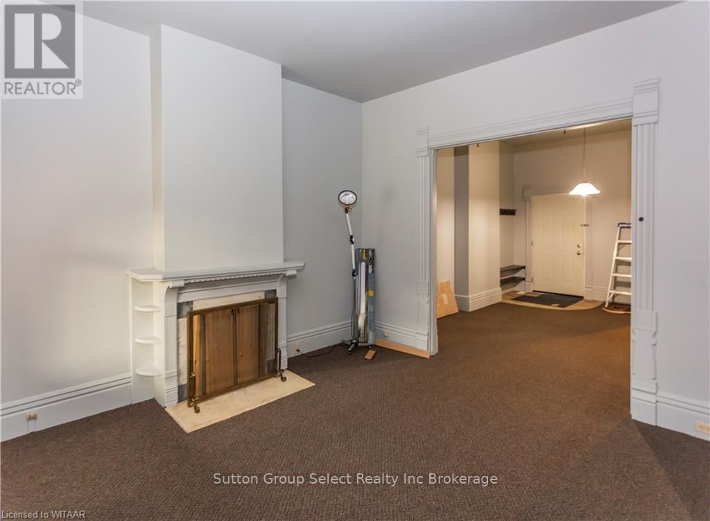 60 WELLINGTON ST N/S STREET NORTH Image 11