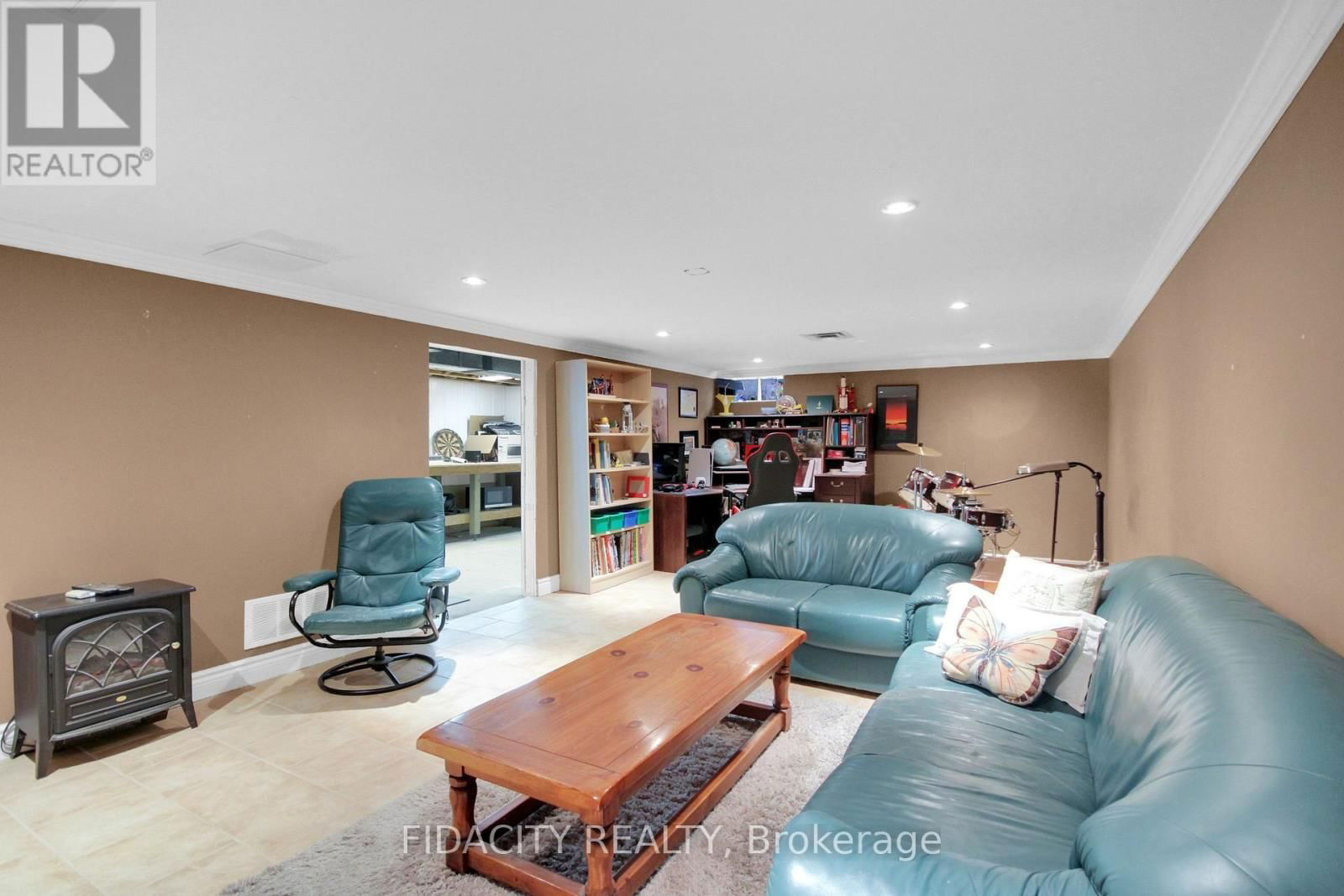 6657 BLUEBIRD STREET Image 33