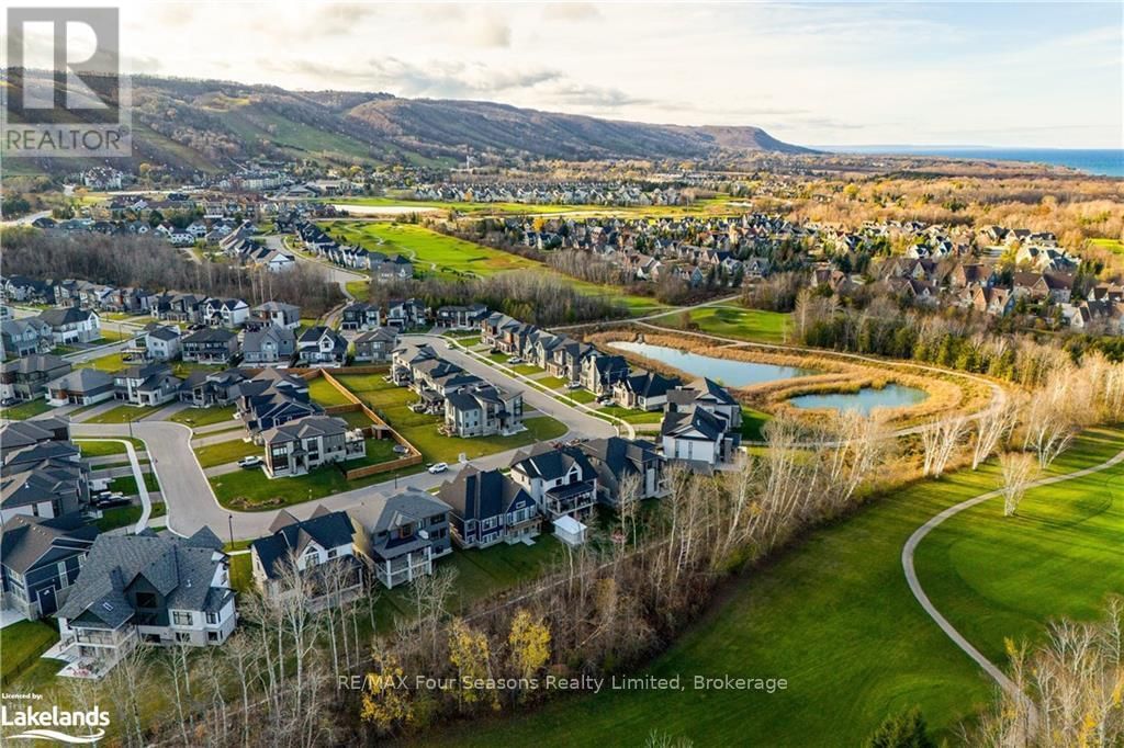 176 SPRINGSIDE CRESCENT Image 2