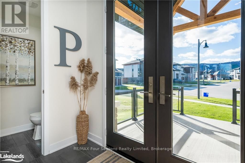 176 SPRINGSIDE CRESCENT Image 3