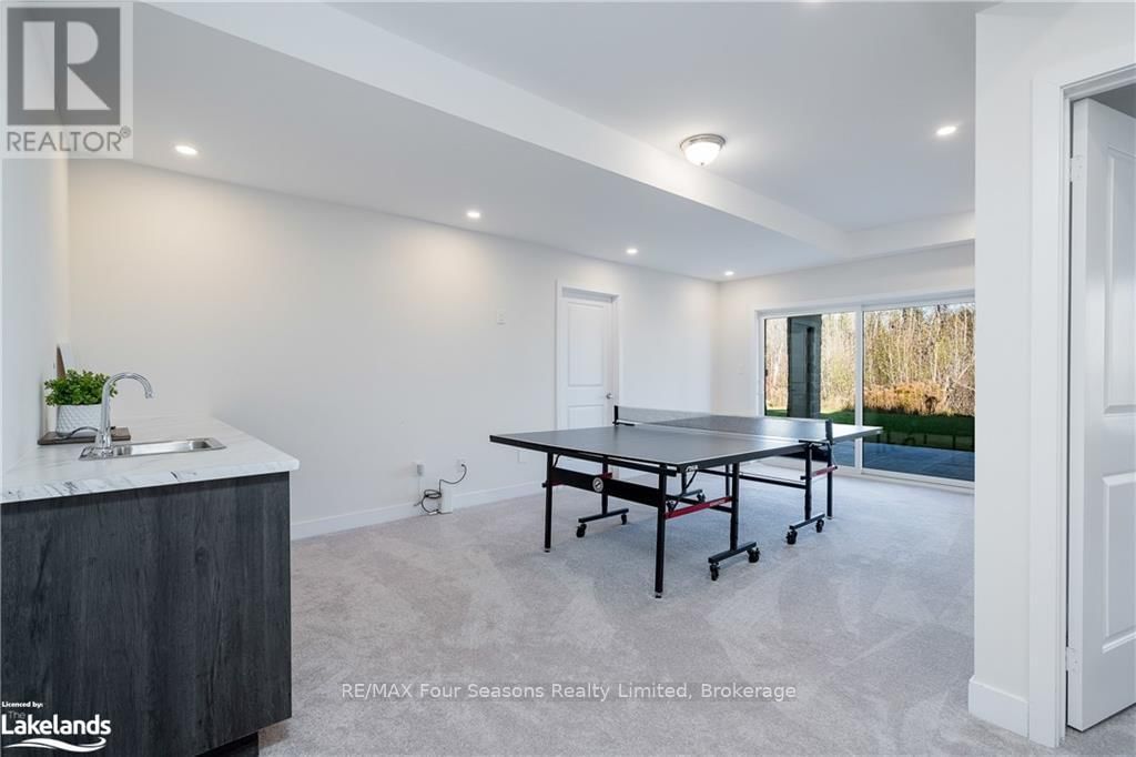 176 SPRINGSIDE CRESCENT Image 33