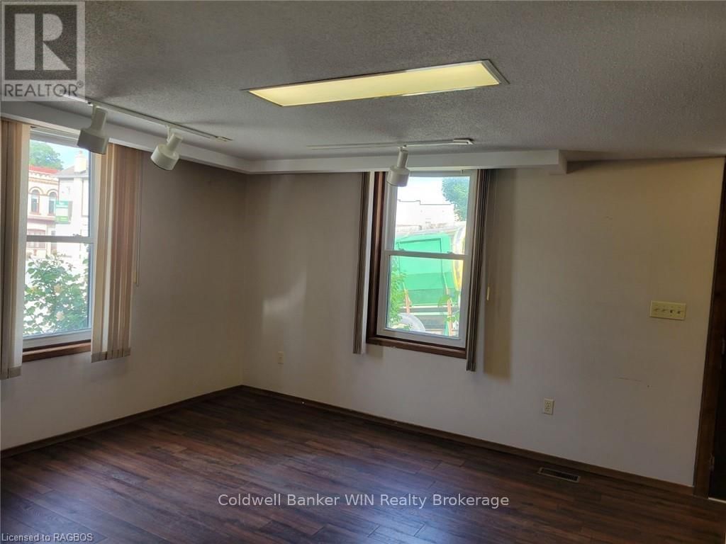 120 KING STREET EAST Image 20
